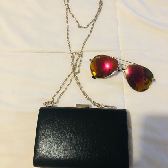 New 2 Cute purses. Selling as a bundle - Picture 3 of 6